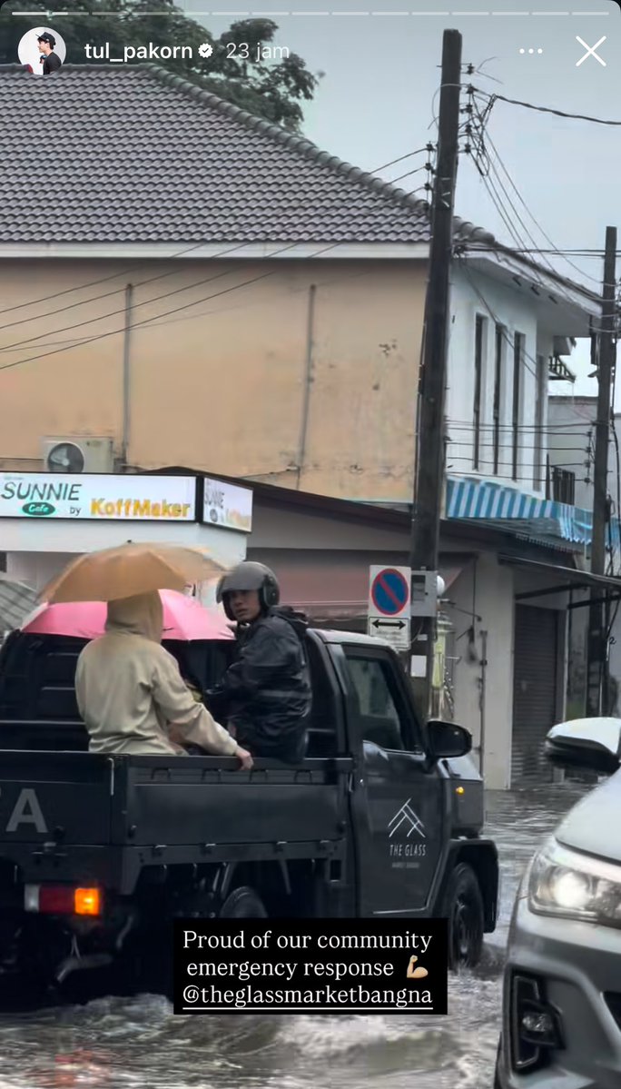 mewnieshi's tweet photo. we never know how powerful mewtul with their privilege to help other people 🫡 respecttttt. 

#มิวศุภศิษฏ์ #MewSuppasit @Msuppasit
@octotul #Tul_Pakorn #MewTul https://t.co/i3wogJkYer