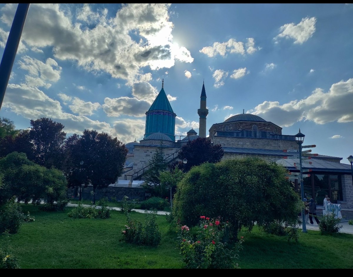 melikebjk42's tweet photo. #Sükûtu çaresizlik, #sabrı saflık sananların dünyasında #sitemimizi insandan çekip #Hakk’a bıraktık. Görmeyene kendimizi anlatmaktan #vazgeçtik ; bilene malumdur her sızı.#Rabbim sabrımızı #feraha tebdil eylesin. #HayırlıCumalar 🤲🕋☝️ https://t.co/dELu1GjKx8