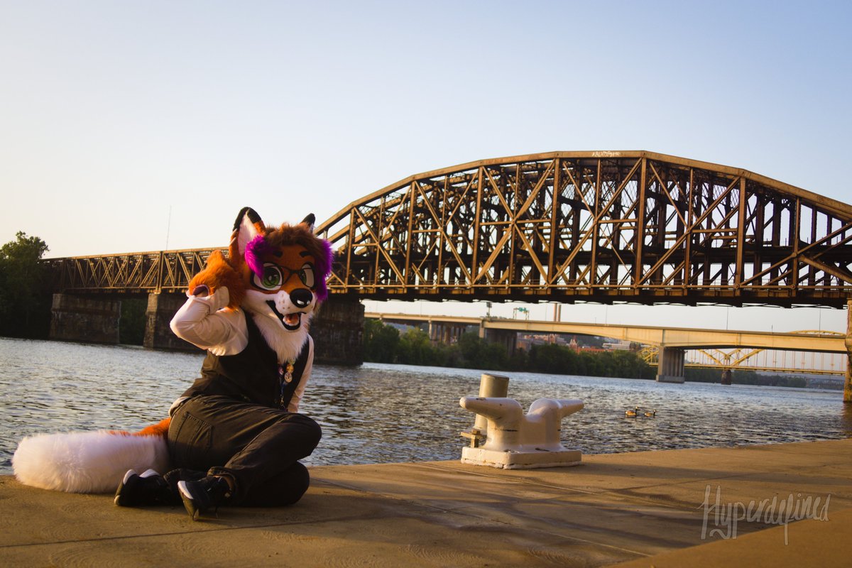 ZettiosDorne's tweet photo. Draw me like one of your French furs for this #FursuitFriday

📸: @hyperdefined 
🧵: The Guardian Realm https://t.co/2TDMX3AsIR