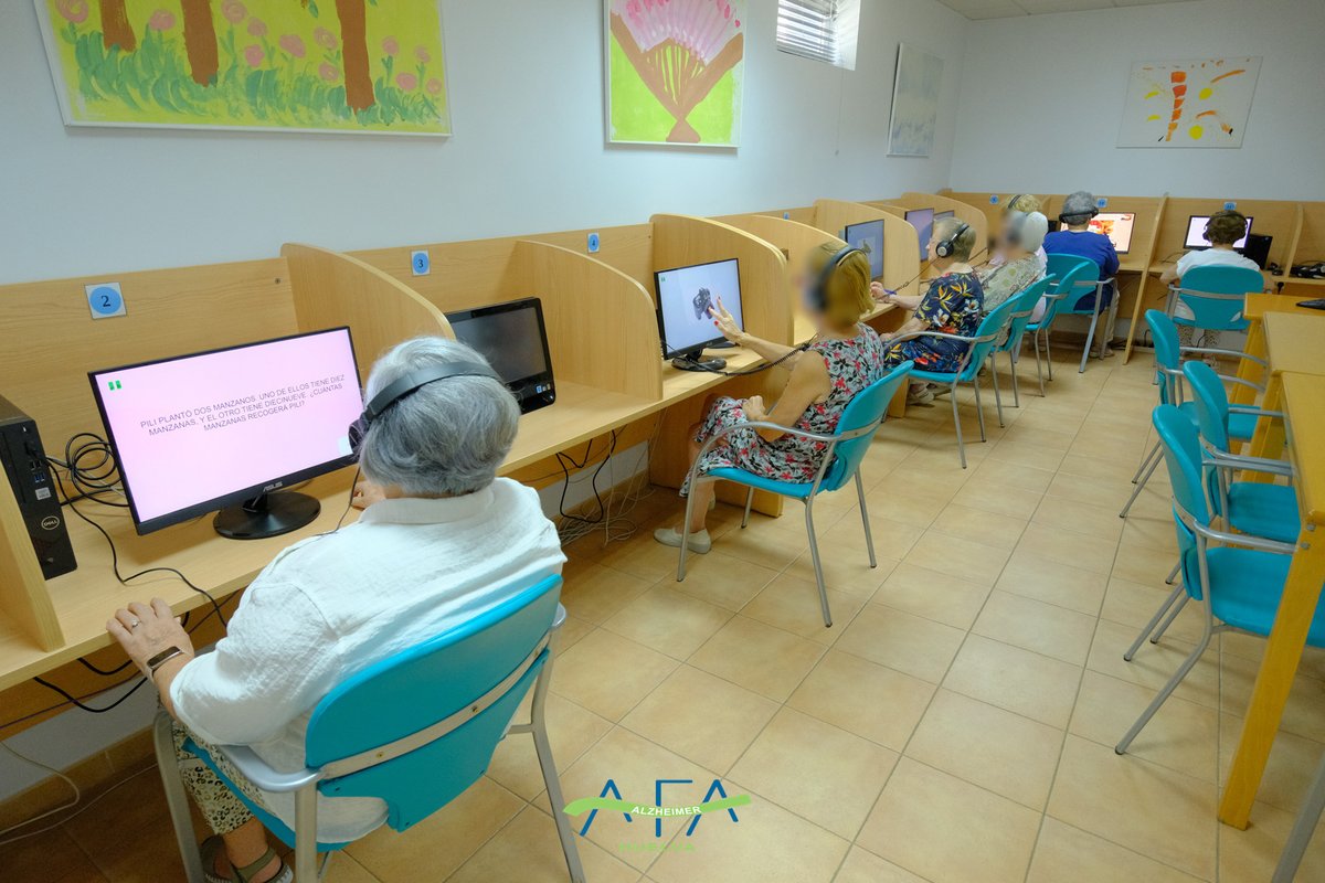 AFAHuelva's tweet photo. Resumen semanal en fotos de nuestro trabajo en AFA Huelva, en las distintas salas y talleres de:
- Unidad de Entrenamiento de Memoria.
- Terapias No Farmacológicas.
- Centro de Día.
#AFAH #Huelva #Alzheimer #diaadia https://t.co/MR42EsMqoi