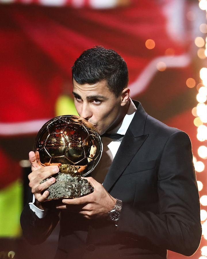 DukeDennis_00's tweet photo. 🚨STAT: If Lamine Yamal wins the Ballon D’Or, Barcelona will become the FIRST club in football history to have TWO active Ballon D’Or winners. https://t.co/R4E7gT1eh0