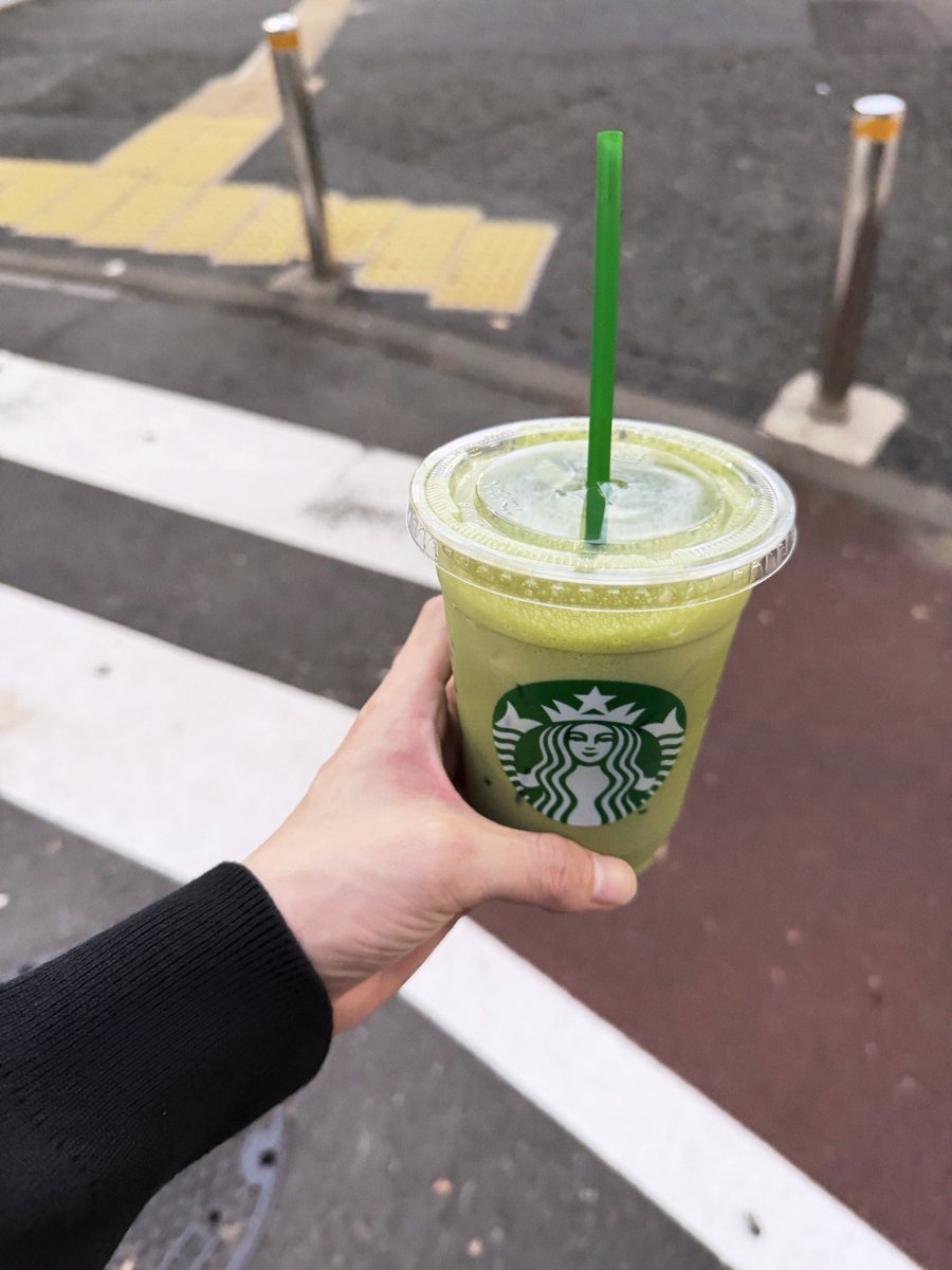 7294o's tweet photo. 出社して本気出します https://t.co/yNFL7yGOs9