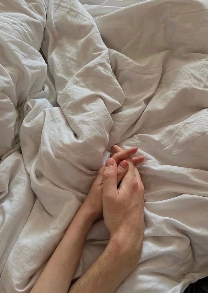 baejhyyn's tweet photo. and he feels like home. https://t.co/muJS3yKHL4