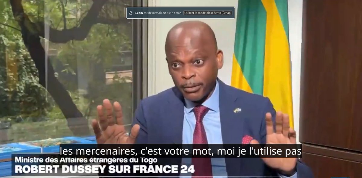 Wamaps_news's tweet photo. TOGO 🇹🇬 |

La Russie compte mettre en place « dans les plus brefs délais » un corridor de transport pour acheminer des marchandises russes en Afrique de l’Ouest via le Togo

🔷 L’annonce, relayée par African initiative, intervient alors que Sergueï Tsiviliov, ministre russe de l’Énergie, s’est rendu à Lomé le 1er octobre, après une étape en Centrafrique, pour participer à 1ersession de la commission intergouvernementale russo-togolaise. (📸 photo ci-dessous)
Le projet vise notamment à structurer une chaîne logistique reliant la Russie au Togo et aux pays voisins du Sahel.

Cette annonce fait écho à l’arrivée, quelques semaines plus tôt, du cargo russe Mikhail Britnev à Lomé. Le navire avait acheminé des véhicules militaires destinés au Mali🇲🇱avant que le convoi ne prenne la route vers Bamako.

🔶 Ce développement pose également la question des intérêts économiques susceptibles d’accompagner cette présence russe.
La Centrafrique offre un précédent en matière d’implantation russe en Afrique, où la présence de Wagner s’est accompagnée d’intérêts économiques, notamment dans le secteur minier.
Le Togo dispose lui aussi de ressources aurifères et constitue une importante plateforme de transit pour l’or régional.

La présence de formateurs militaires russes au Togo avait par ailleurs été confirmée quelques jours auparavant par le ministre togolais des Affaires étrangères, Robert Dussey @rdussey. (📸 photo ci-dessous)

❓ Alors que Moscou🇷🇺cherche à renforcer son implantation en Afrique de l’Ouest, reste à voir si ces nouvelles routes logistiques vers le Sahel contribueront également à étendre son dispositif sécuritaire et ses intérêts économiques dans la région.