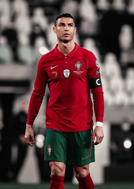 fedevalv_'s tweet photo. Hated. Adored. But never Ignored. 

Viva Ronaldo! ❤️ https://t.co/81EdR5LxvN