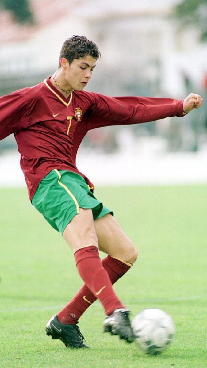 fedevalv_'s tweet photo. Hated. Adored. But never Ignored. 

Viva Ronaldo! ❤️ https://t.co/81EdR5LxvN