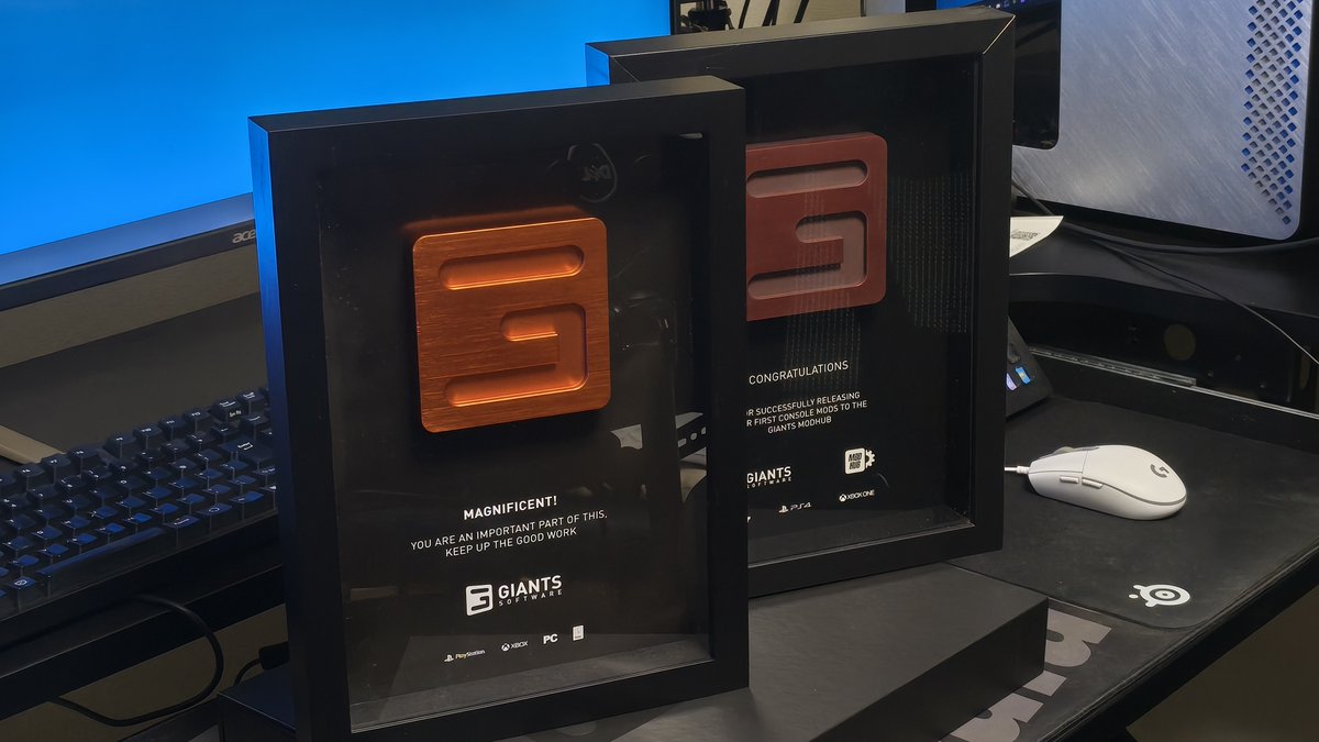 Erix05's tweet photo. 本日GIANTS Software様からModダウンロード数累計100万回達成記念のブロンズ盾を頂きました。
達成した日は2024年12月でしたが今現在迄で111万ダウンロードとなっています。
たくさんの方々にModを使っていただけて大変嬉しいです。
#GIANTSSoftware #FarmingSimulator https://t.co/oQsObocHBT