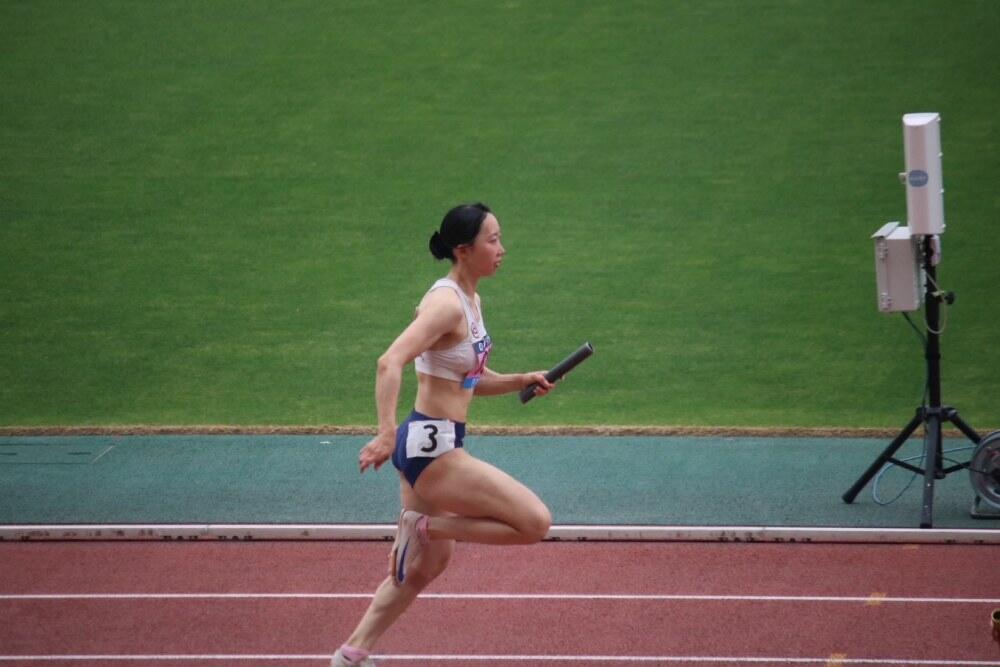 chukyofunclub's tweet photo. ／
ライト スポーツ情報局 オリジナルコンテンツ🏃
＼
全日本インカレを戦い終えた陸上競技部女子主将・森下愛梨選手と副主将・山田佳花選手にインタビュー！
大所帯の部を率いた葛藤や怪我との戦い、互いを支え合った4年間の思いに迫ります。
インタビュー詳細は記事へ✅
https://t.co/KTrQk6HO8p https://t.co/mJlAekGbwC