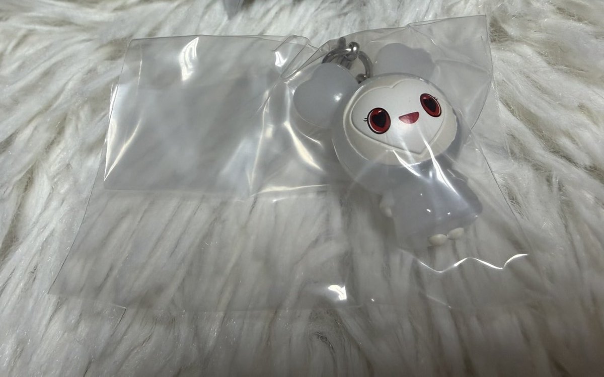 ojasmine7a's tweet photo. 【交換】 TWICE LOVELYS
めじるしアクセサリー

譲 → ダヒョン

求 → モモ

郵送での交換を希望しております。
お気軽にお声掛けください✨ https://t.co/CiaYX5eD3w