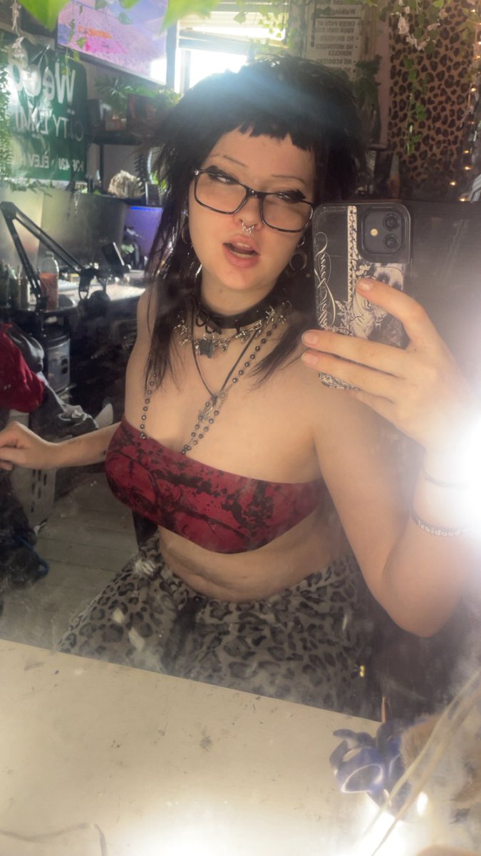 reddismyfav's tweet photo. I love being a whore and fucking 3 diff guys in one day :3
Here are some pics I took also 🐾🐾 https://t.co/aKyLbYVSXi