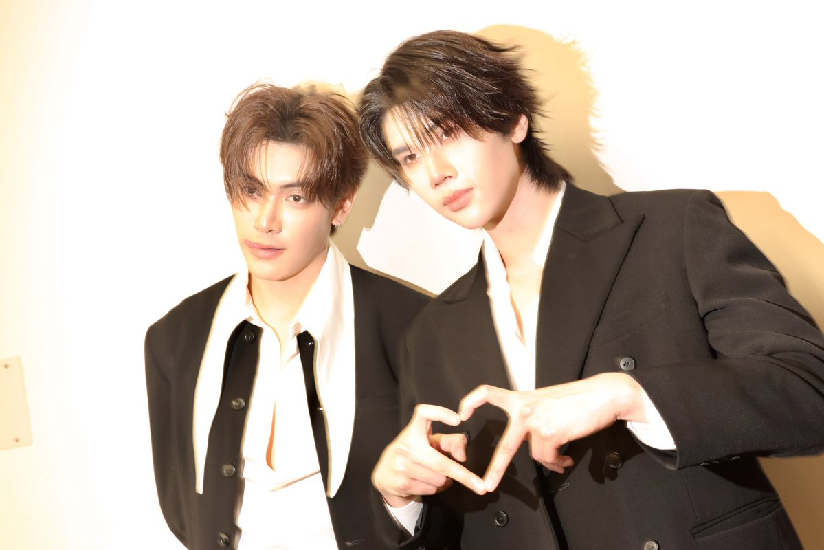 GMMTV's tweet photo. ทุกคนน่ารักมากกกก สุดยอดจริงๆ ดีใจที่ได้เจอกันนะครับ พวกเราขอบคุณมากๆ ที่มาหาเราสองคนในวันนี้ ถ้ามีโอกาสอยากกลับมามอบความสุขและความสนุกให้ทุกคนอีกนะครับ เลิฟยูวว :)

皆さん本当に可愛すぎる！
とても最高でした。
皆さんに会えて、本当に嬉しかったです！
今日、僕たち2人に会いに来てくれてありがとう！
また機会があったら、皆さんにたくさんの幸せと素敵な時間を届けに来たいです。
Love you :)

#JOONGDUNKxFANDAY36INTOKYO
#GMMTVFANDAY36INTOKYO
#GMMTV 
@ChenRcj @dunknatachai