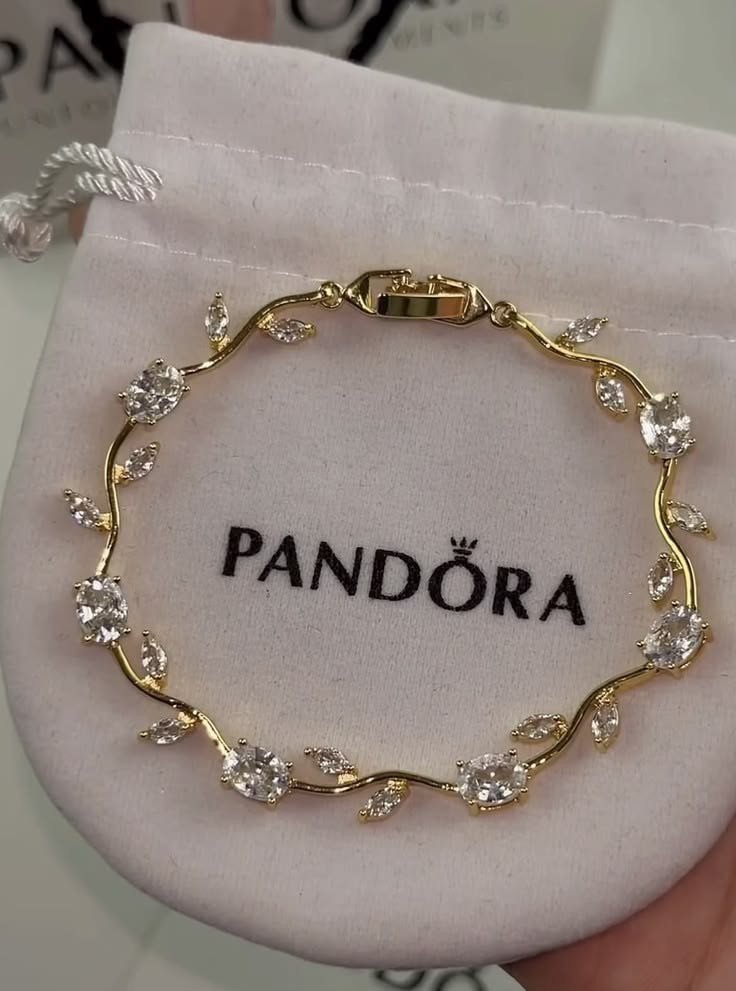 beautyvibes65's tweet photo. Pandora charm https://t.co/IeDuEu5c53