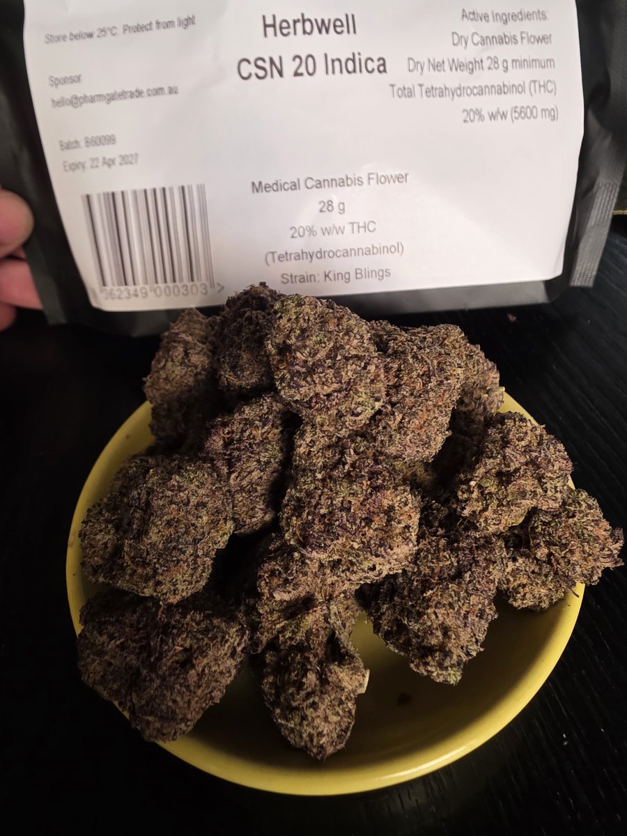 cryptobarbie24's tweet photo. Meet King Bling, an Indica-driven hybrid strain by In House Genetics that holds 1% CBD, 25% THC, and delivers a delicious flavor profile combined with soothing effects. It was achieved by crossbreeding King Sherb https://t.co/IEBzV6Xcgf