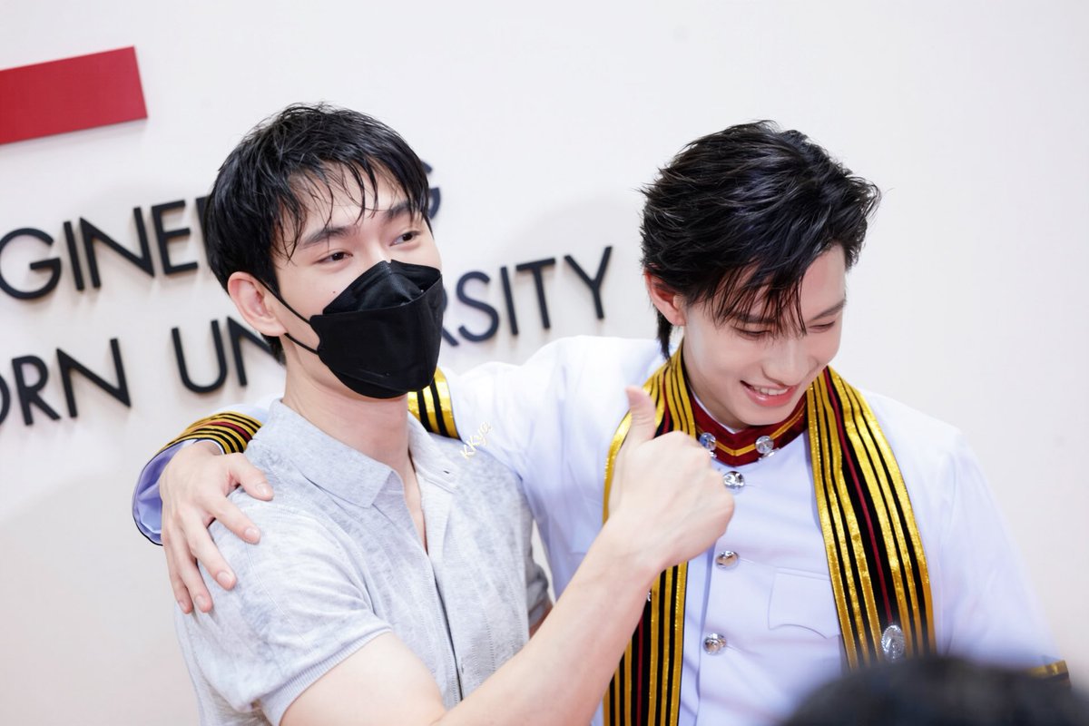 KKya088's tweet photo. #PoohGraduationDay 
@ppoohkt @pavelphoom 
#poohpavel 
Proud for you❤️ https://t.co/VW4SMuXaNz