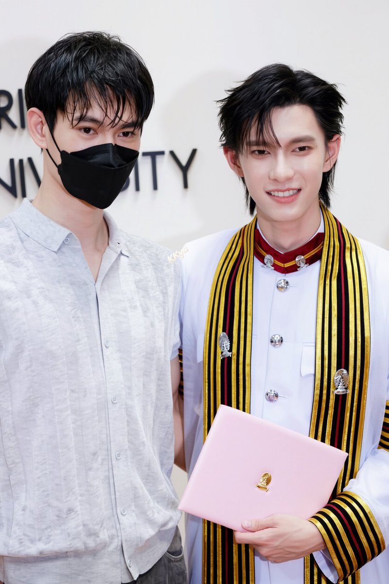 KKya088's tweet photo. #PoohGraduationDay 
@ppoohkt @pavelphoom 
#poohpavel 
Proud for you❤️ https://t.co/VW4SMuXaNz