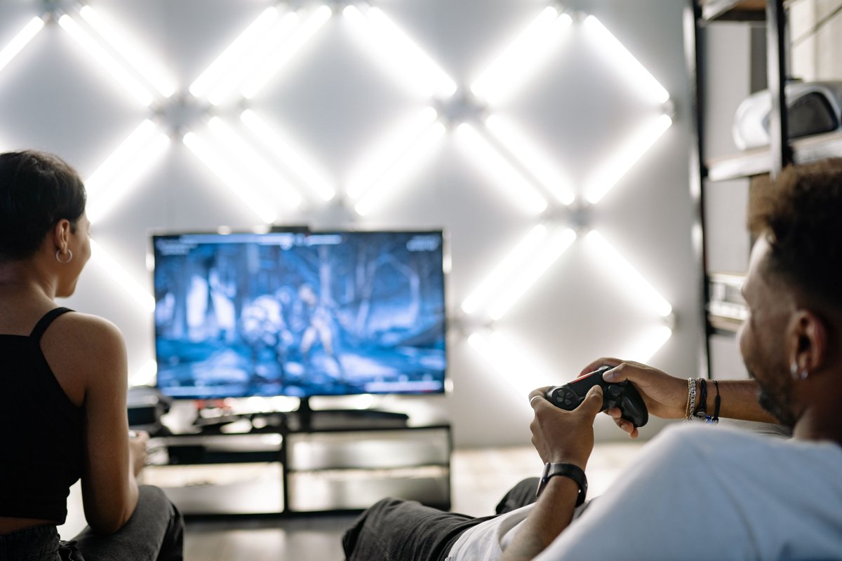 sabrybergamini's tweet photo. La rete di cooperazione per la tutela dei #consumatori ha avviato una serie di azioni europee su diverse società di #videogiochi per di rafforzare la tutela dei diritti dei giocatori. Nel mirino valute virtuali, #lootbox e tecniche ingannevoli https://t.co/R3czUB1Nhk https://t.co/2HttbBEil7