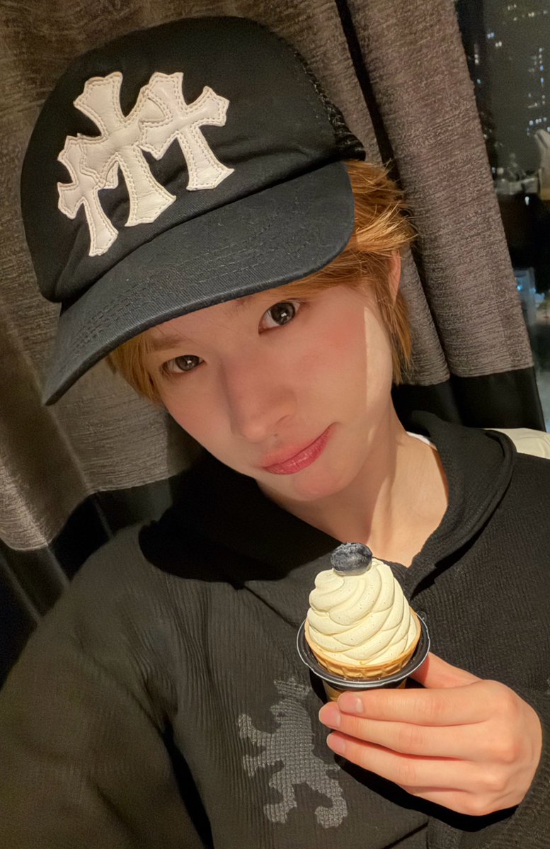 notyournoahs's tweet photo. ⠀ 

ㅤ✎「  #2GETHER47   」
⤹  💬  ；𝒇𝒓𝒐𝒎 𝗡𝗢𝗔𝗛 🐤

Late night ice cream = the perfect last meal🤫
By the way, my song is out! Udah pada dengerin belum? Hehehe. Dengerin terus ya! Plus, don't miss out on my NATION live tonight. 오늘 밤 라이 본방사수 알죠? Thank you so much, selamat malam and sweet dreams, Seven! 💙💙

@OFCTWG @NATIONFFICIAL 

⠀