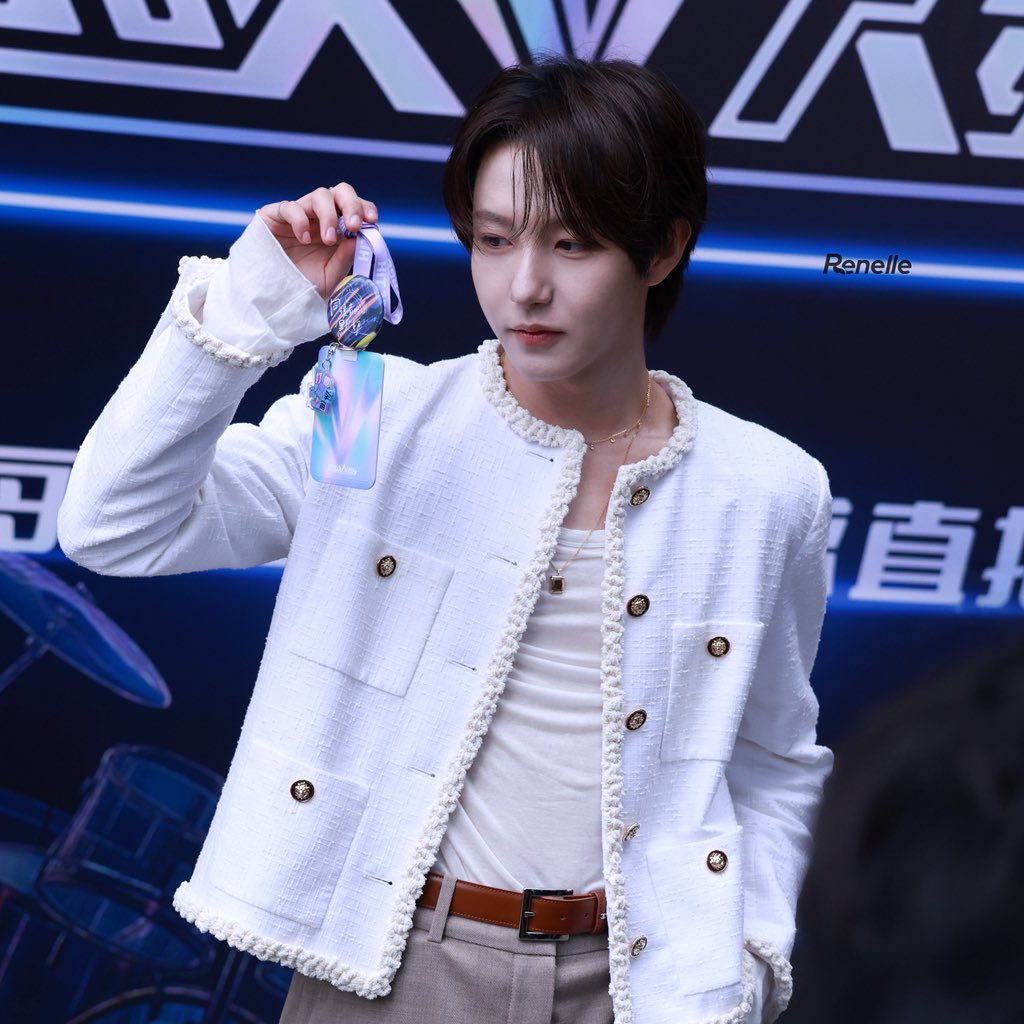 Renelle_3to3's tweet photo. 2601002 NANJING

#RENJUN #仁俊 #런쥔 #ロンジュン https://t.co/GBB75JKIp4