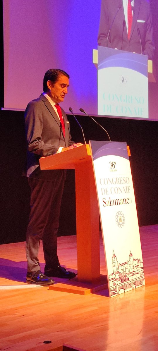 anamgarciagasco's tweet photo. Juan Carlos Suárez-Quiñones, Consejero de Industria, Universidades, Empleo y Comercio en la Junta de Castilla y León, en el #congresoconaif en #salamanca #instaladores  @CONAIF https://t.co/uzjDYSGPEO