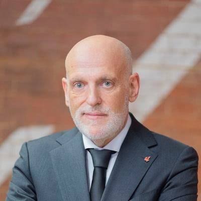 Pericoe36581544's tweet photo. Buenos días a todos menos a éste que empieza a ver peligrar su Cortijo,el fútbol español se merece lo peor que le pueda pasar por proteger a este sinvergüenza ,que paséis buen día HALA MADRID SIEMPRE 🤍💚🩷 https://t.co/0iJafXEL2z