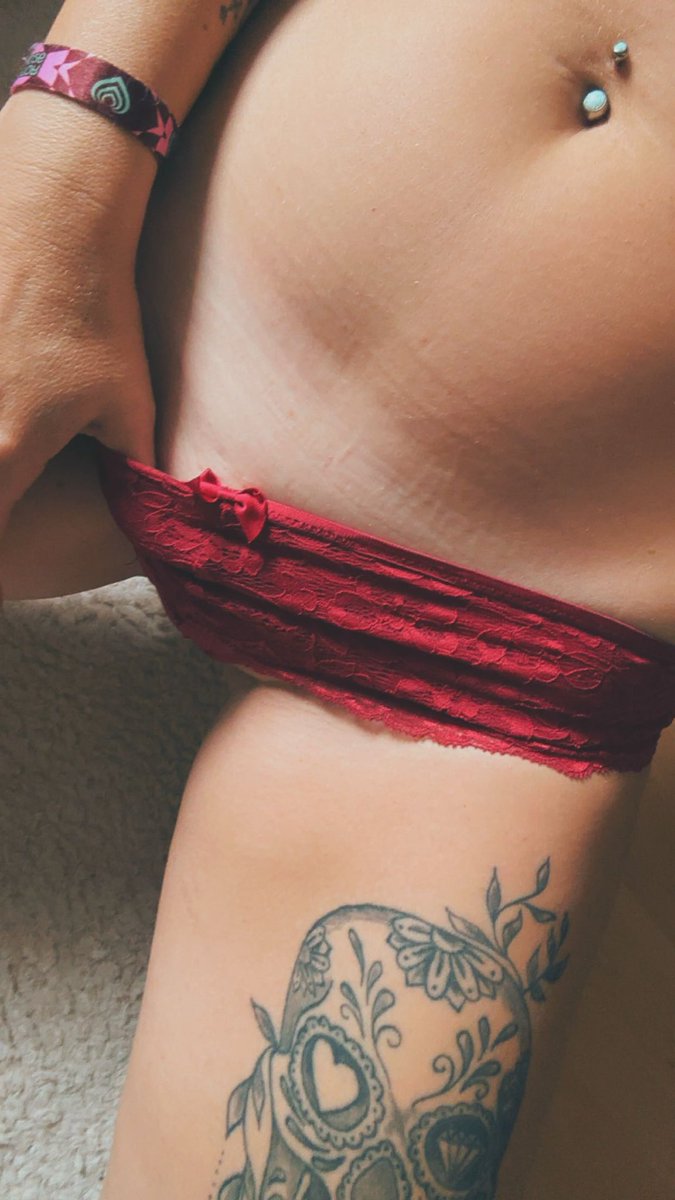 Bibsllicious's tweet photo. red…..🔥😈

https://t.co/5rYNHxbTiW

#onlyfans #sexy #dirty https://t.co/vl7CW0gXM2