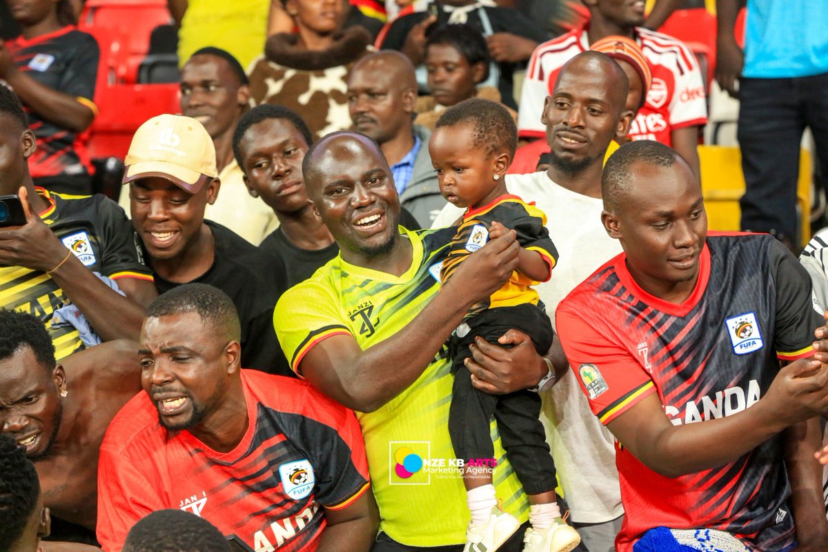 Nzekbarts's tweet photo. @denis_omedi24 reconnects with his former Big League coach at Boma FC, Alinaitwe Fred, popularly known as Kajambiya, during the Uganda Cranes game.

From the Big League days at Boma FC to meeting again on a big national stage  football truly creates lasting bonds. 

#AFCON2027 https://t.co/cLMQhJe52m