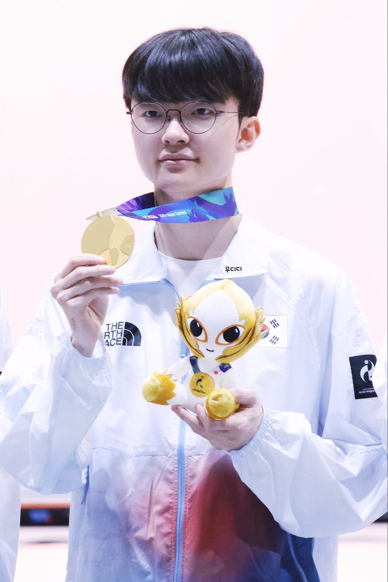 udidi0404's tweet photo. 261002 나고야 아시안게임 

#Faker #페이커 https://t.co/rCQS1s6O2q