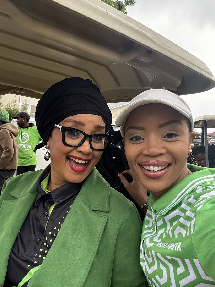 AyandaAllie's tweet photo. Full circle ⭕️

I met @DereleenJ in 2019. She was an activist, I was a journalist.

We bumped into each other again in 2025: she, a Member of Parliament &amp; I a Member of the Gauteng Legislature.

Today we serve SA 🇿🇦 together under the green umbrella. Phakama @Action4SA Phakama 💚 https://t.co/emwwx35lNJ
