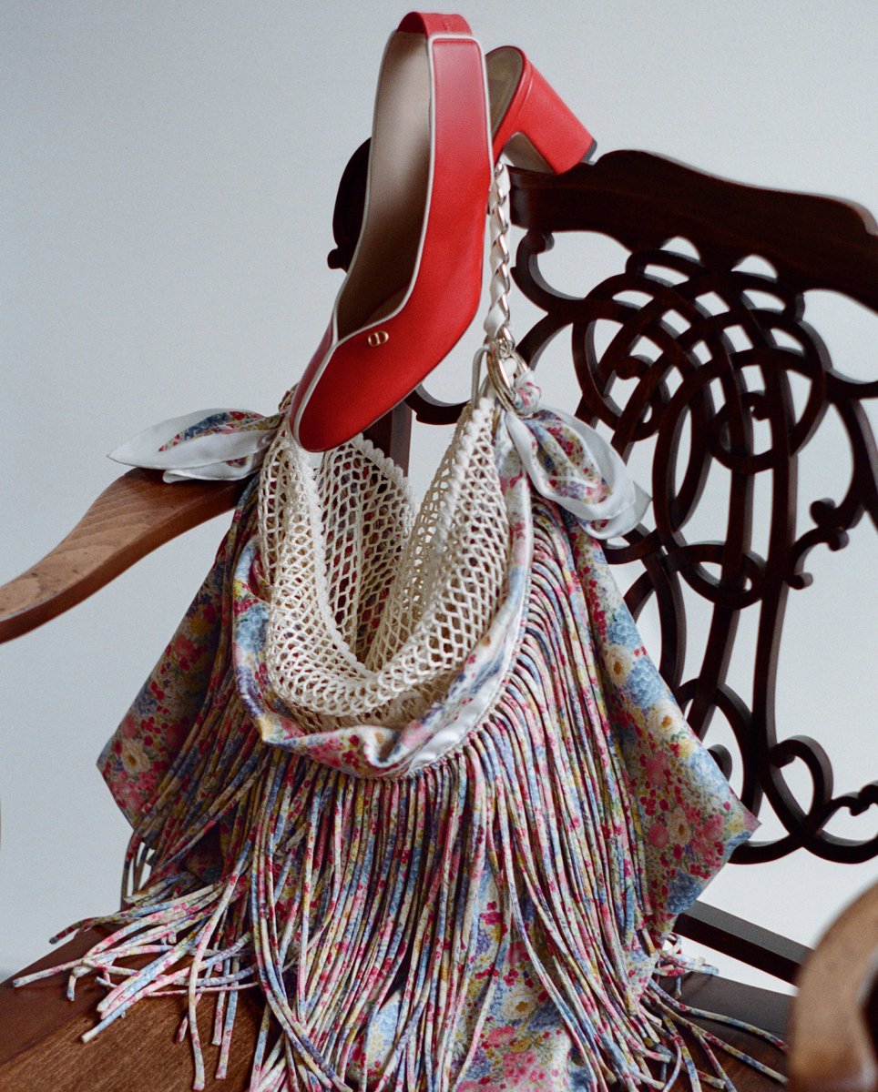 Dior's tweet photo. Accessories from the Dior Summer 2027 Women’s Show.

https://t.co/8enQ9WdBNI

#DiorSummer27 https://t.co/KwkOiQw2BD