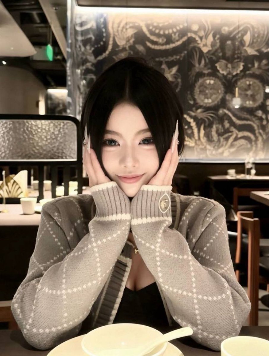 bitcoin45410831's tweet photo. #原相机 #高颜值 #情侣泄密 #御姐
上海深海喉极品御姐被男友边抽插边怼脸拍，交合处特写进进出出很给力 https://t.co/qIXrQONk0L