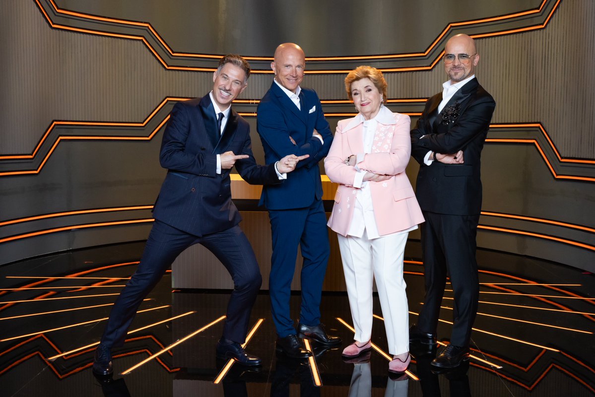 DiscoveryItalia's tweet photo. #ascoltitv: @nove + @realtimetvit in access superano 1 milione di spettatori con il 5,7% shr. #CashOrTrash raggiunge picchi di 568.000 amr. Per #BuyItNow punte di 400.000 amr. #CasaAPrimaVista segna 621.000 amr ✨ https://t.co/MNMiOV2NFx
