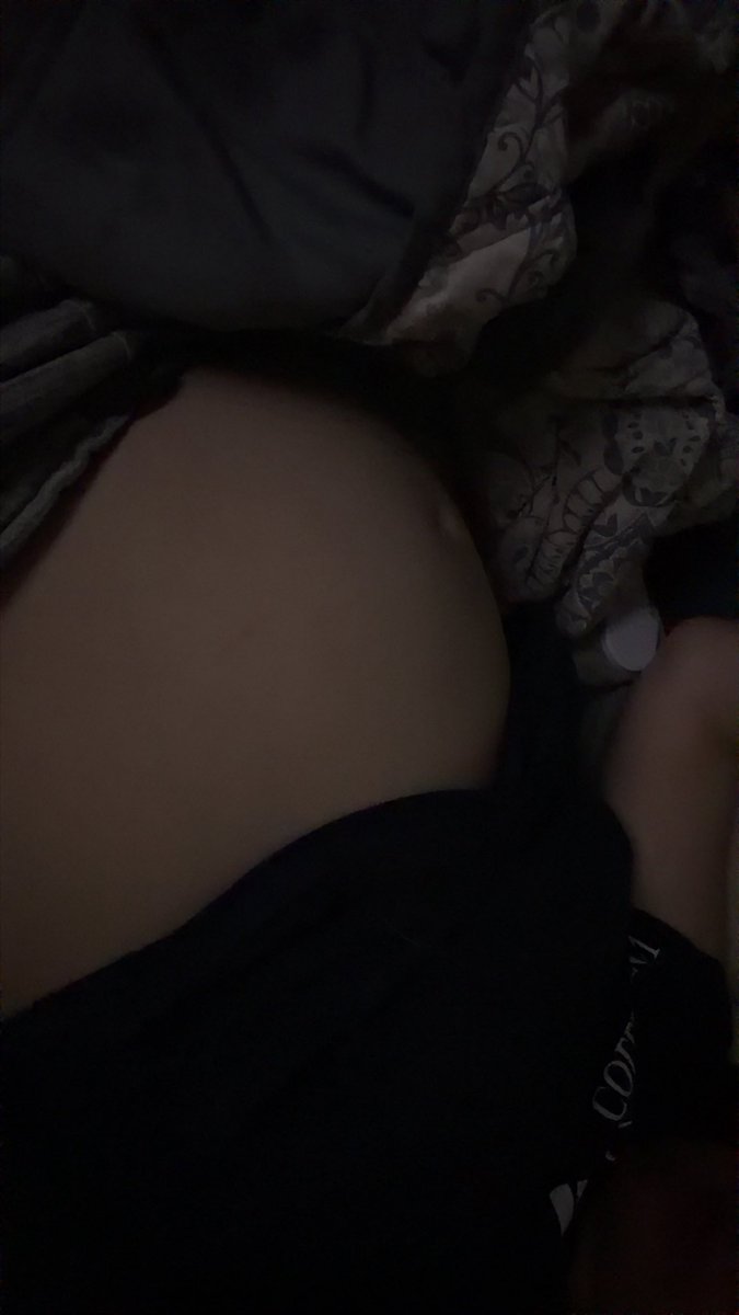 Allisonexda's tweet photo. Let mama sleep sweet girl 😩 https://t.co/OIoOCULj0Z