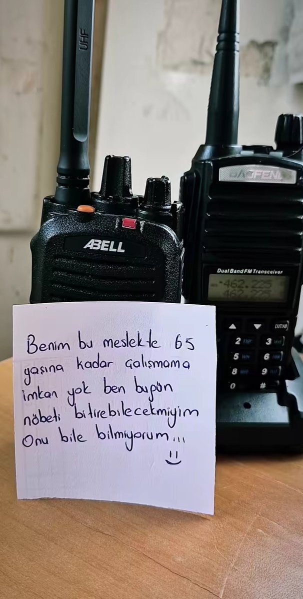 gokboru1111's tweet photo. Meclise gelen teklife bakın..
Polislere iyileştirme yapılmış gibi gösteriliyor.
Hak verilmiş ve olanakları arttırılmış gibi lanse ediliyor.
Yarın polisler özlük hakları çalışma şartları mesai ücretleri ile ilgili talepte bulunduğunda size kanun geçirdik deyip konuyu kapatacaklar https://t.co/fI11U3b4cz