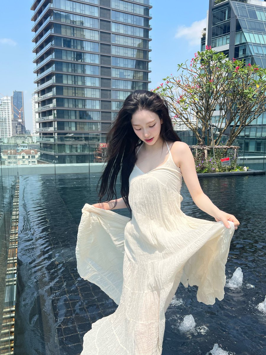 karinaspics's tweet photo. i think about these photos of karina in thailand every day https://t.co/AhC5I71NpR
