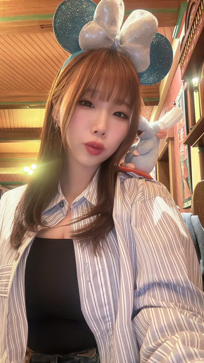 peeeaaaaaach's tweet photo. 🦋🧑‍🍳🐭🩵 https://t.co/FgBWl8gEXh