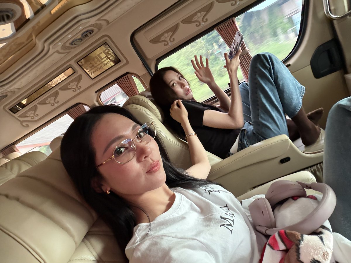 bintodes's tweet photo. ผู้หมวดแอบดูใครหรอจ้ะ ฉันแค่จับ ทำไมตกใจ😼

#puinoonbint https://t.co/BWMflo2WQe
