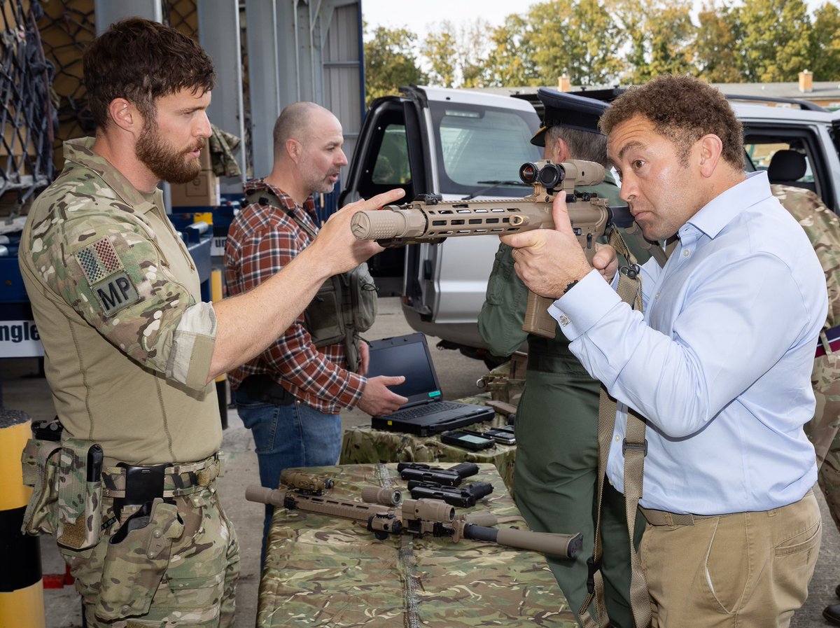 combat_boot tweet picture