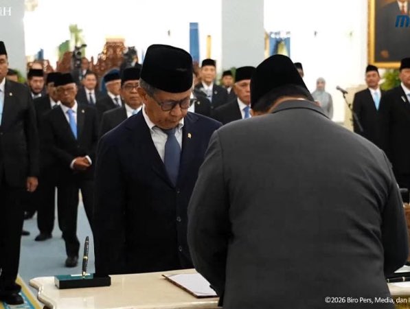 tempedotc0's tweet photo. ROCKY GERUNG RESMI DILANTIK SEBAGAI ANGGOTA WANTIMPRES HARI INI 🤓☝🏻

Kalian aja yang nanggepin ges, nyimak dulu 🤓☝🏻 https://t.co/z1HM2FwCm9