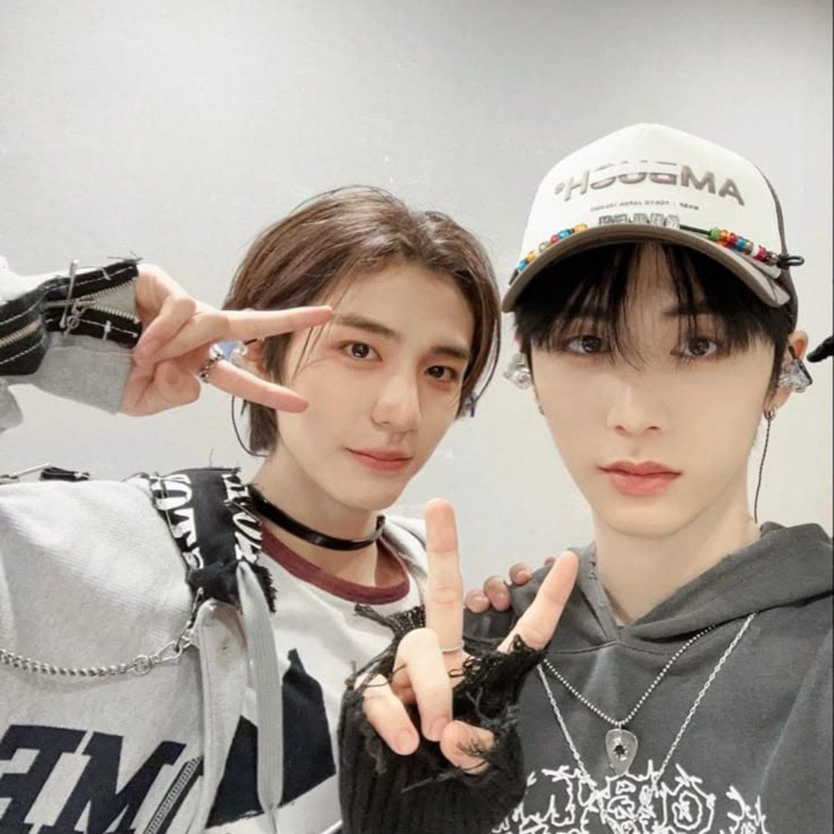 kyrellchoices's tweet photo. @dohoonblog [♡] Sou grata pela época que entrávamos quase todos os dias no rave (precisamos voltar) rindo e atacando uma a outra com vídeos dos favs 
(ainda quero jogar joguinhos com você 🥹) https://t.co/Vc8gXE6wBE