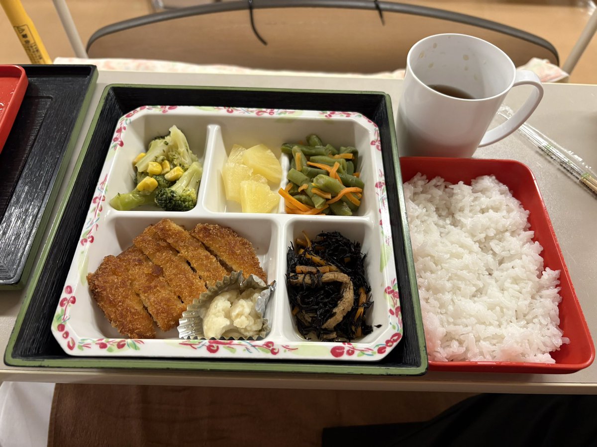 EARHALT's tweet photo. 透析弁当を食べて、週末透析の開始です‼️

増えは、0.7 https://t.co/cqdm9EKEAV