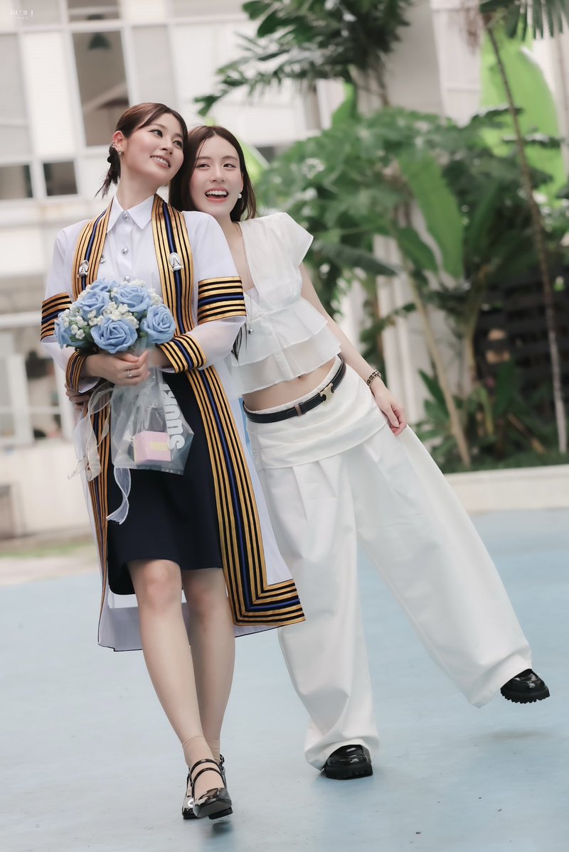 _09jannn's tweet photo. น่าร้ากกกกกกกกกก🤏🏼

#PahnGraduationsDay 
#pahnthitta
#PahnFond https://t.co/ki5Calg3kg