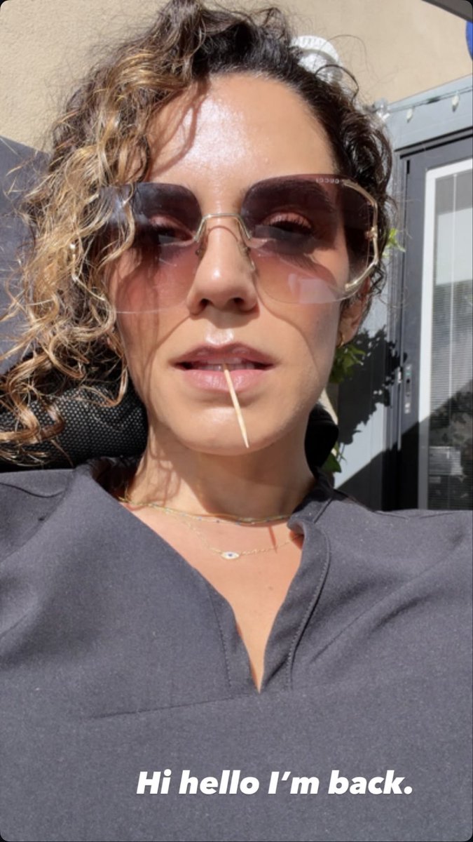emilysjailbitch's tweet photo. this angle, so buzzy https://t.co/voW6aX0khq