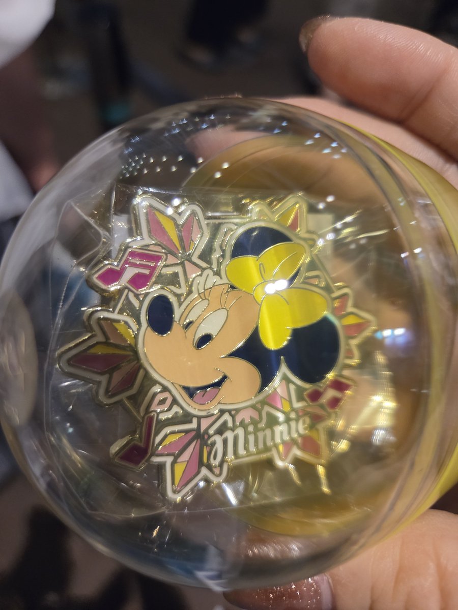 maromaro0412's tweet photo. 【交換】ディズニーオンクラシック Disney on classic ピンバッジ オンクラ まほうの夜の音楽会 2026 ガチャガチャ カプセルトイ 静岡 マリナート

求▶︎ミッキー
譲▶︎ミニー

郵送でも可能。
本日現地優先です。
お気軽にお声かけください。 https://t.co/adFDDT0BPs