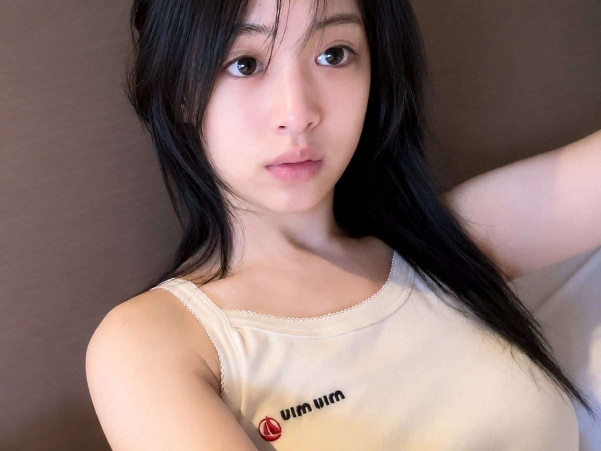 AXeRoNi's tweet photo. Real, natural beauty without any makeup. Are you seriously trying to prove something here? Hahaha, you ILLIT fans are so funny 🤣🤣🤣🤣 https://t.co/QxylHbN1tR