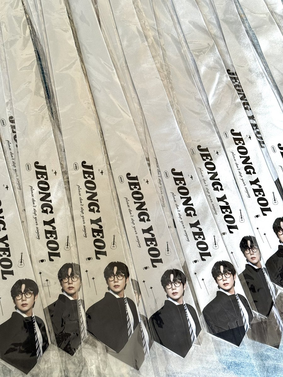 anan1010100's tweet photo. <2026 10CM FAN CONCERT>
넥타이&amp;포카 말랑이&amp;아크릴 키링 나눔

👔날짜：2026.10.10
👔수량：30세트
👔인증：RT+10CM 위버스 멤버십
👔시간 및 장소 : 당일 타래로 공지

#십센치 #권정열 https://t.co/snLpOD6fNc
