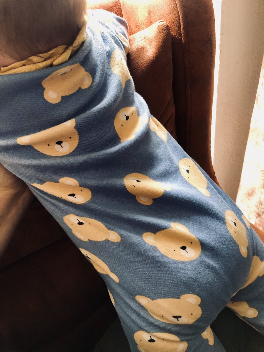 savamiy's tweet photo. Bugünkü outfit buymuş🐻
Teyzesinin aşk tanesi seni tek lokmada yemek istiyorum https://t.co/aJ662fqH1s