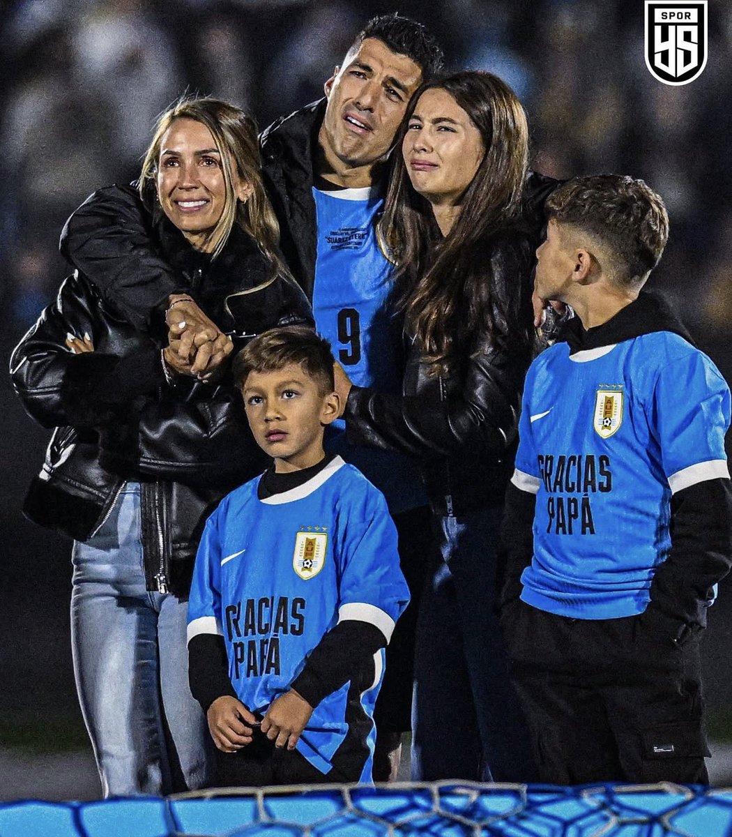 Tobs_fc's tweet photo. 🚨🎙️ LUIS SUAREZ: I haven’t forgotten the heartfelt speech Messi gave me on my farewell match for Uruguay. I have also prepared something special for him on October 6th. https://t.co/GWTPqAVzIl