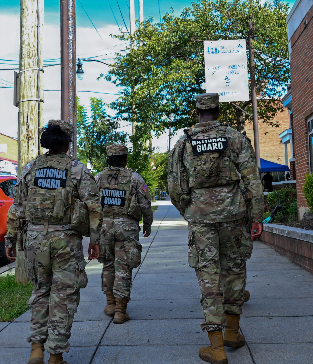 DCGuard1802's tweet photo. From business districts to the National Mall, through neighborhoods &amp; everywhere in between — our presence is felt across the nation’s capital. Joint Task Force-DC remains visible, vigilant and ready to support our partners &amp; help keep Washington safe. #AlwaysReadyAlwaysThere https://t.co/mXhXbXNvjv