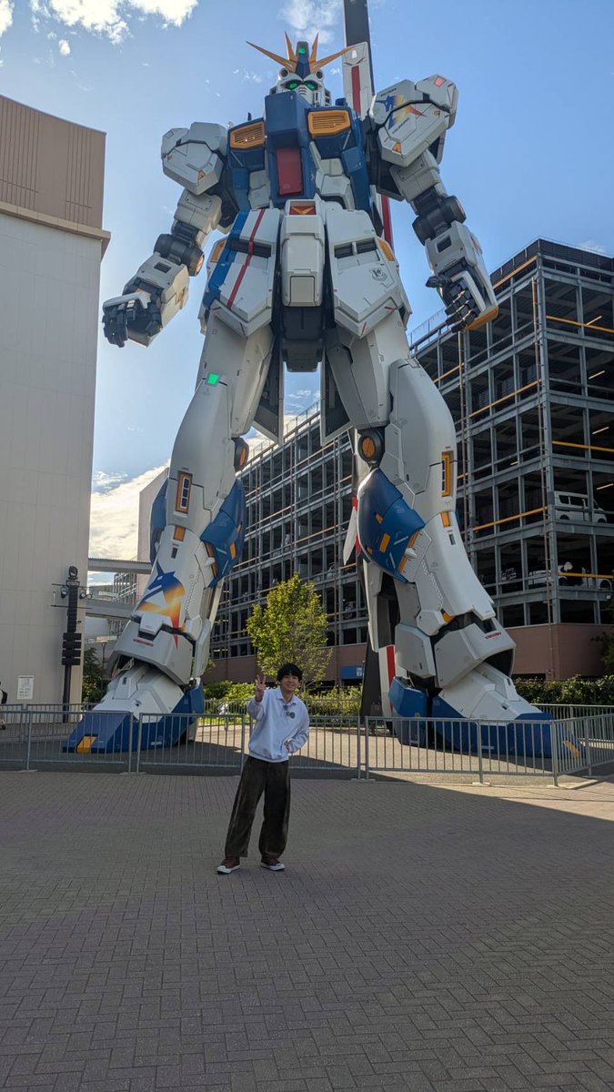 kids_hiroto_'s tweet photo. ガンダムに会ってきた！✨ https://t.co/VCfnaj3sby