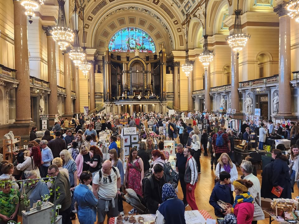 VisitLiverpool's tweet photo. The Autumn Market at St George's Hall Liverpool is this Sunday! ✨

⏰ 10am-4:30pm
🎉 Free Entry

Up to 60 local independent traders will be selling a whole range of arts and crafts as well as food stalls to enjoy something to eat!

➡ https://t.co/E6c2wMfALS https://t.co/PHw5Lf0Kgv